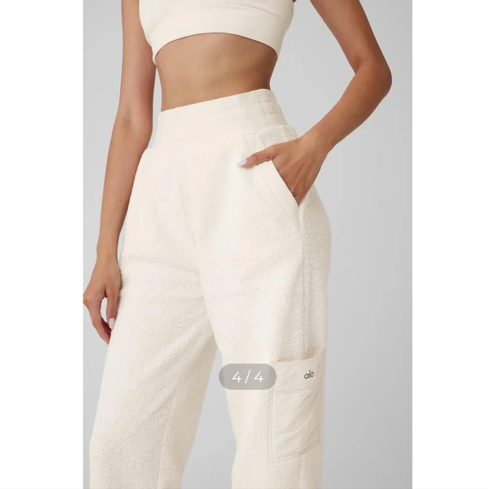 Alo Micro Sherpa High-Waist Solstice Sweatpants - Picture 4 of 6